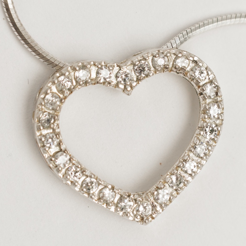 Vintage Y2K CZ Heart pendant faux diamonds